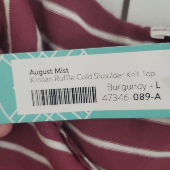 August Mist Ruffle Cold Shoulder Top - Picture 3 of 4